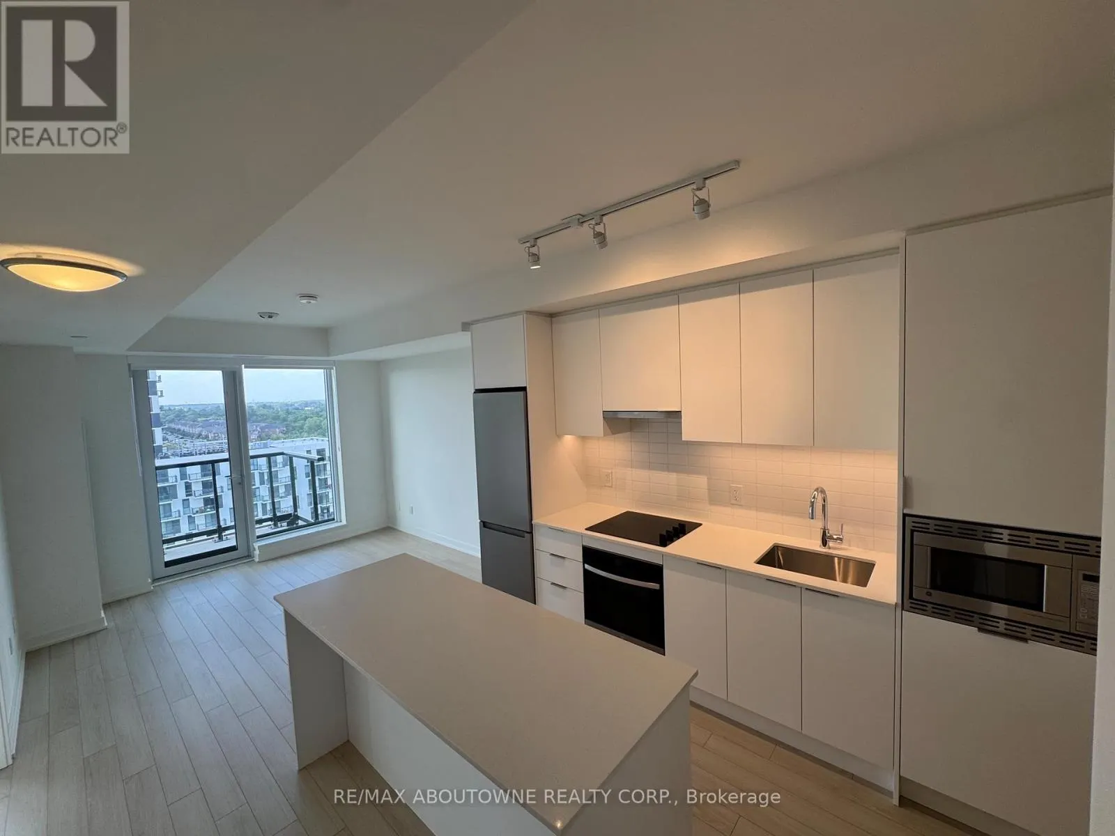 1204 - 3079 TRAFALGAR ROAD