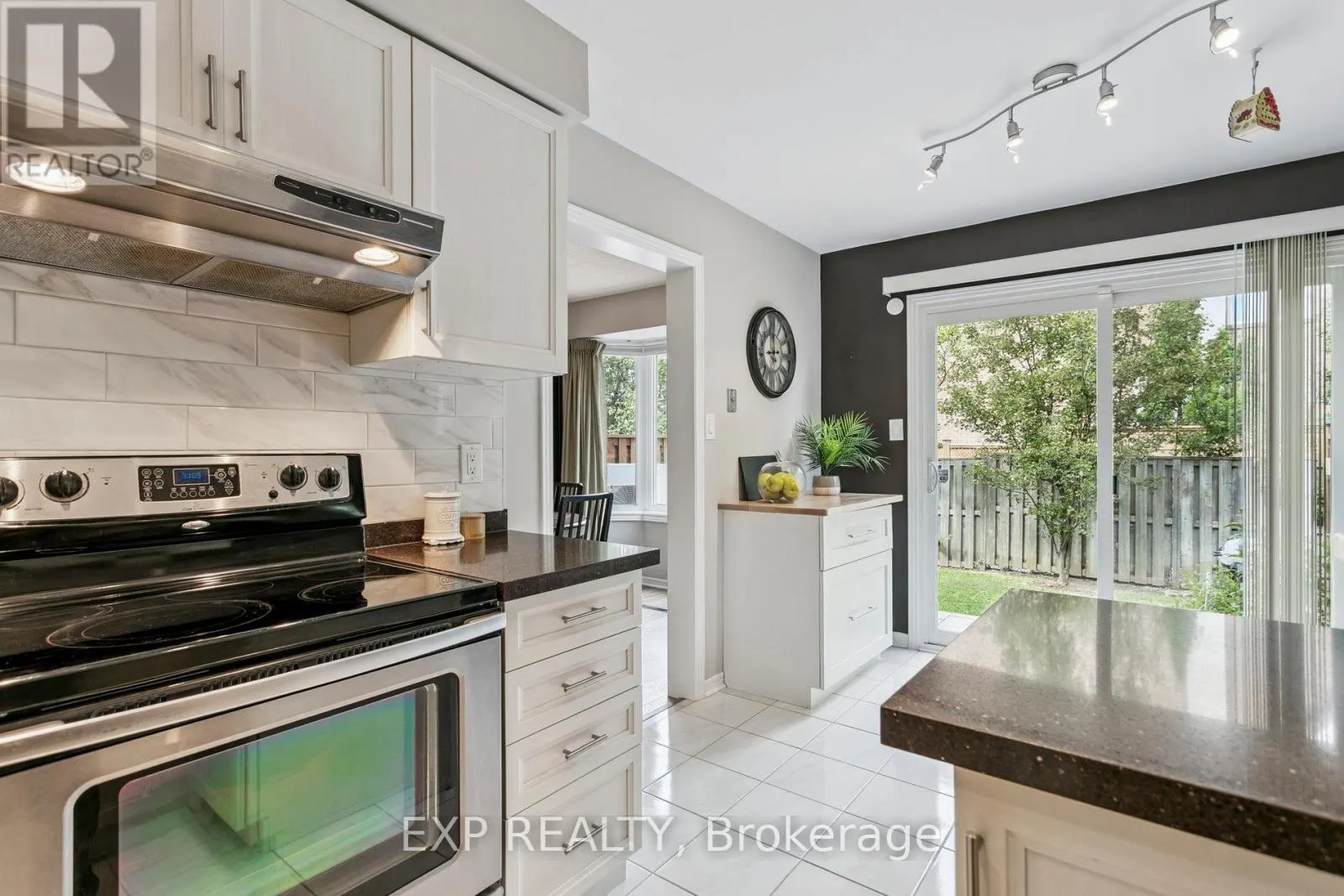 5 - 2006 GLENADA CRESCENT