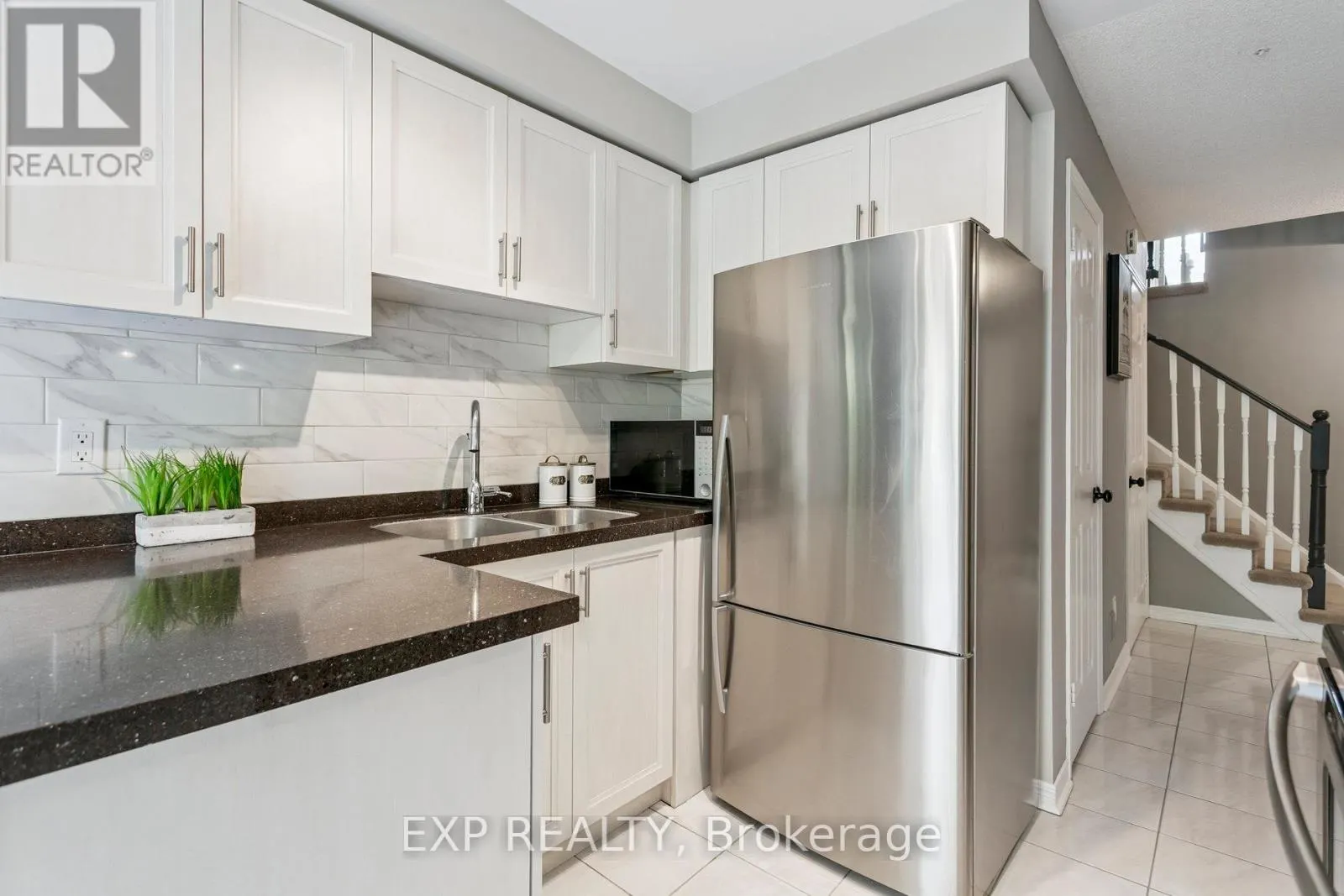 5 - 2006 GLENADA CRESCENT