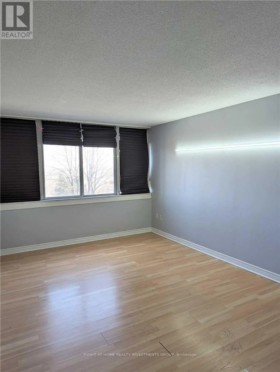 512 - 350 WEBB DRIVE
