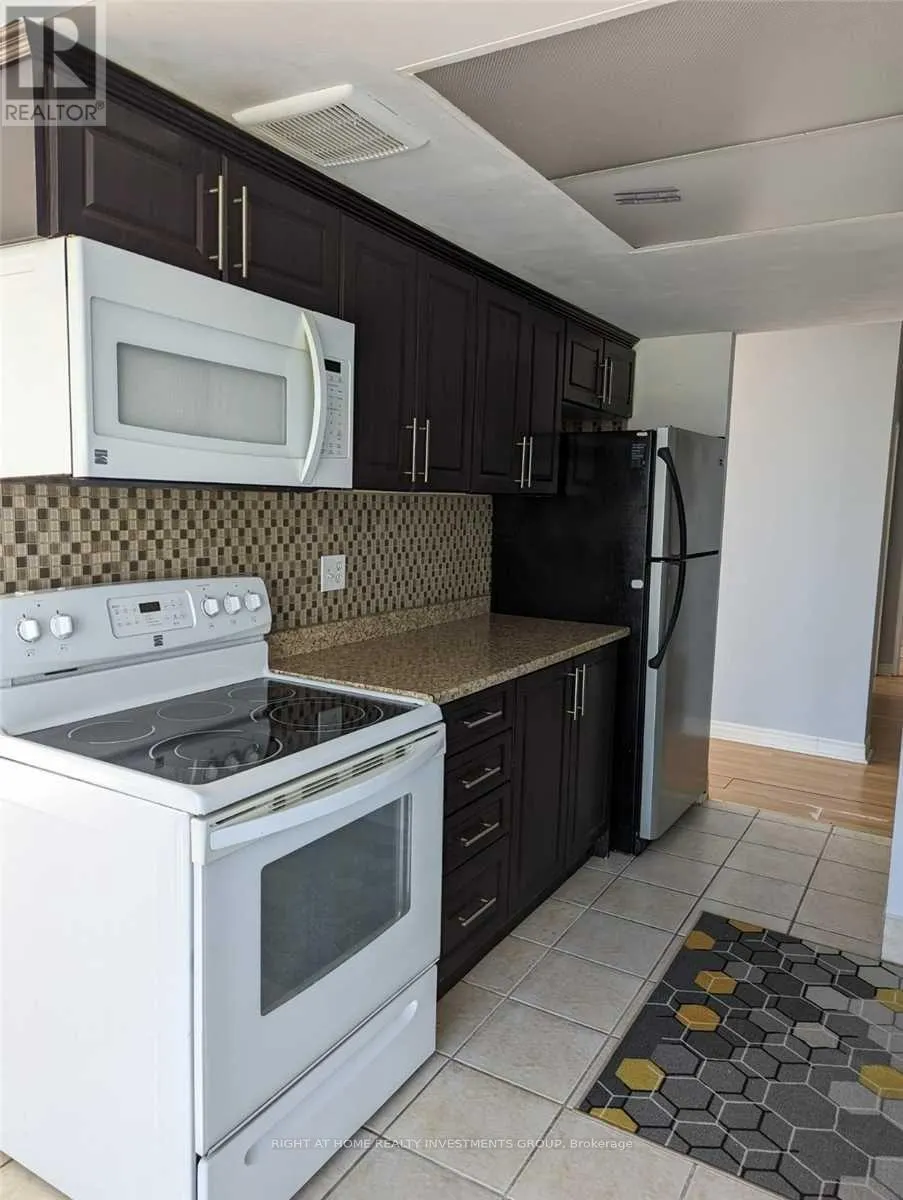 512 - 350 WEBB DRIVE