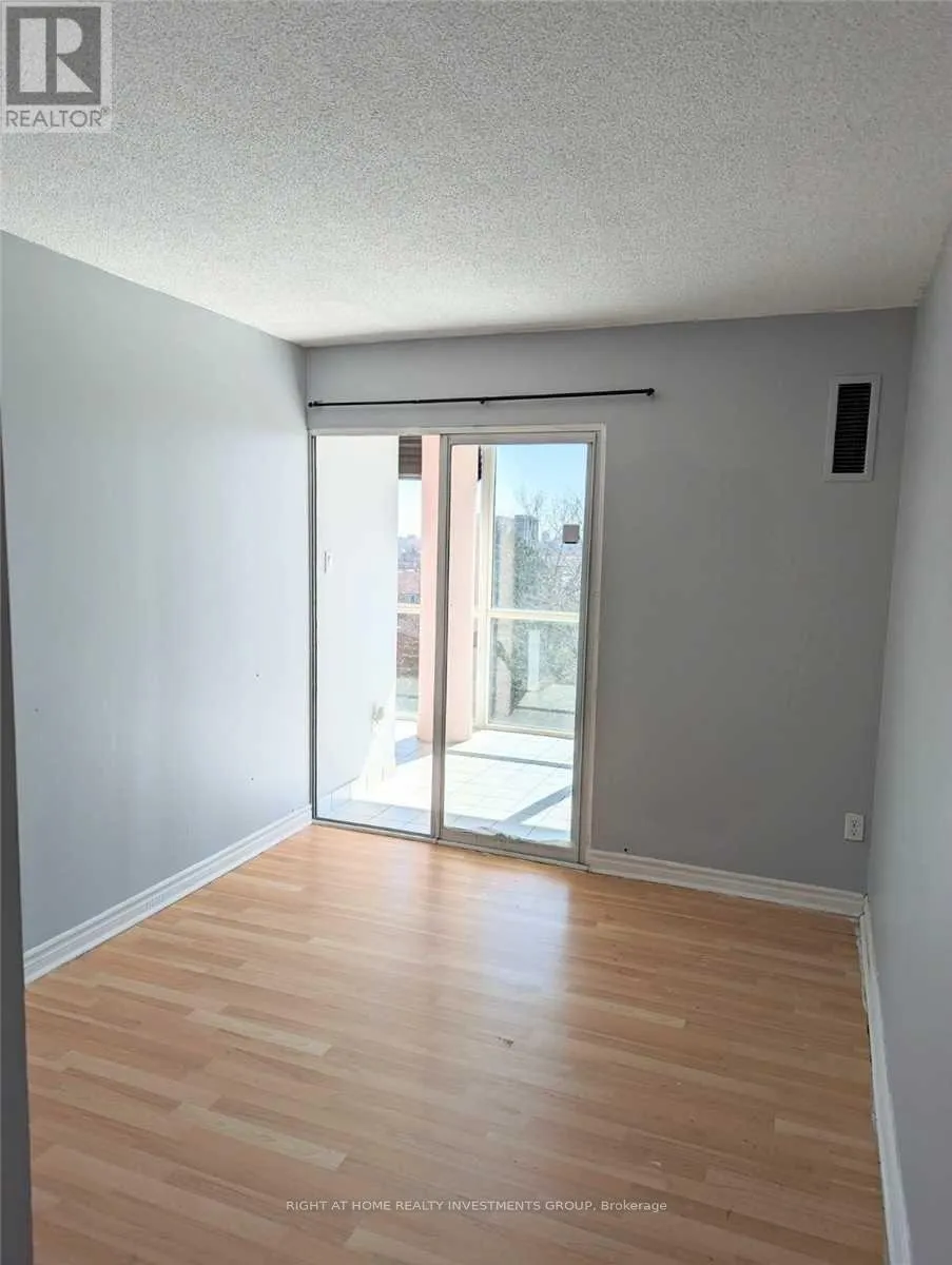 512 - 350 WEBB DRIVE