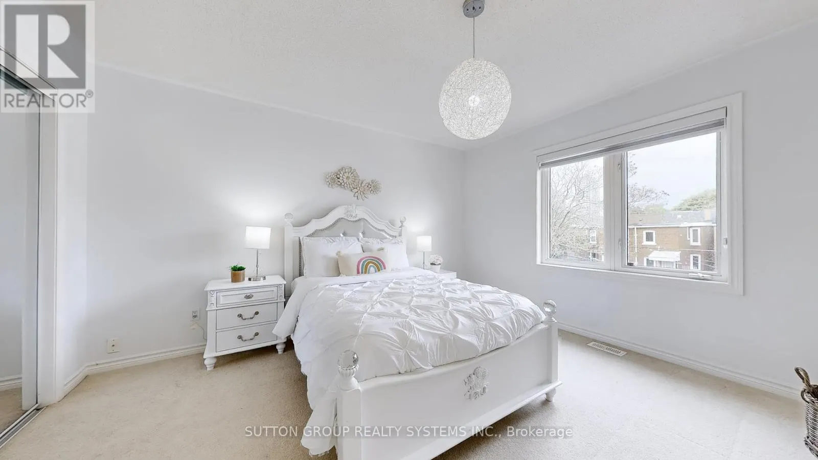 180 RANKIN CRESCENT