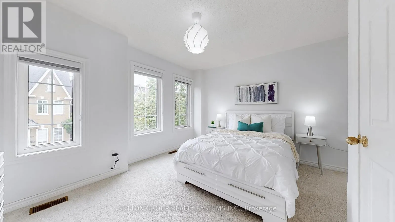 180 RANKIN CRESCENT