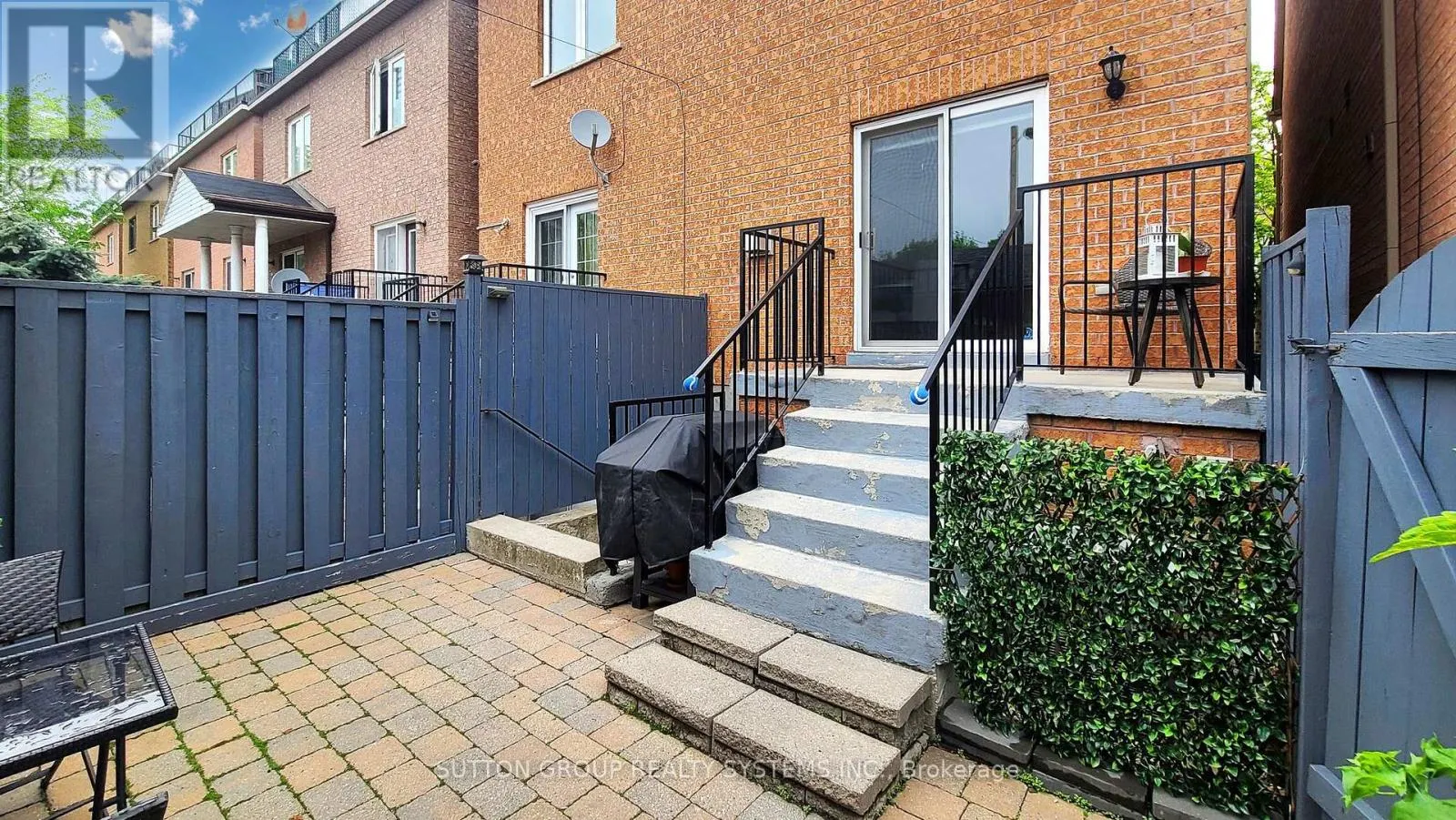180 RANKIN CRESCENT