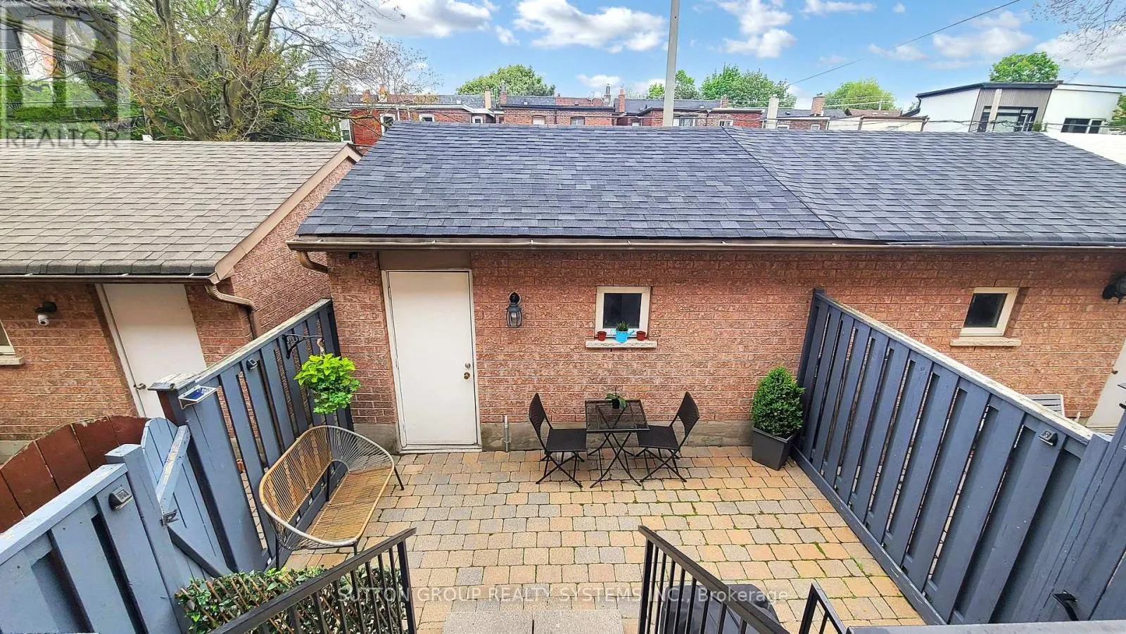 180 RANKIN CRESCENT