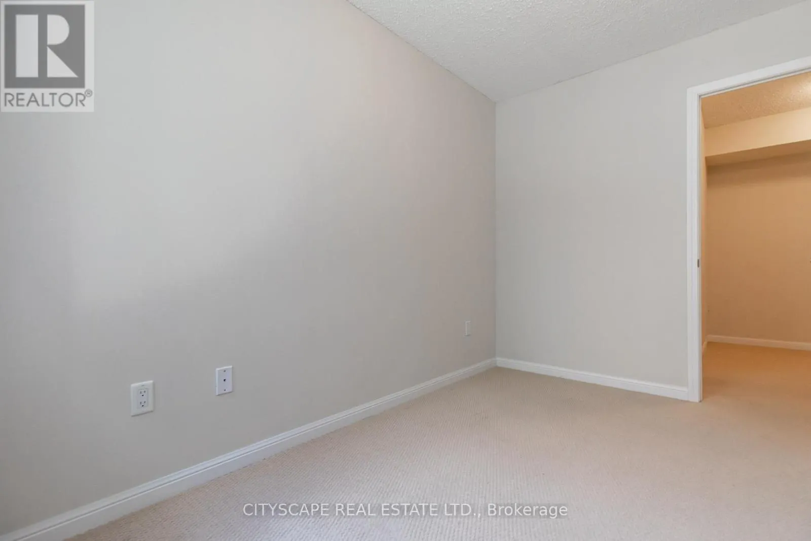 121 - 7 FOUNDRY AVENUE