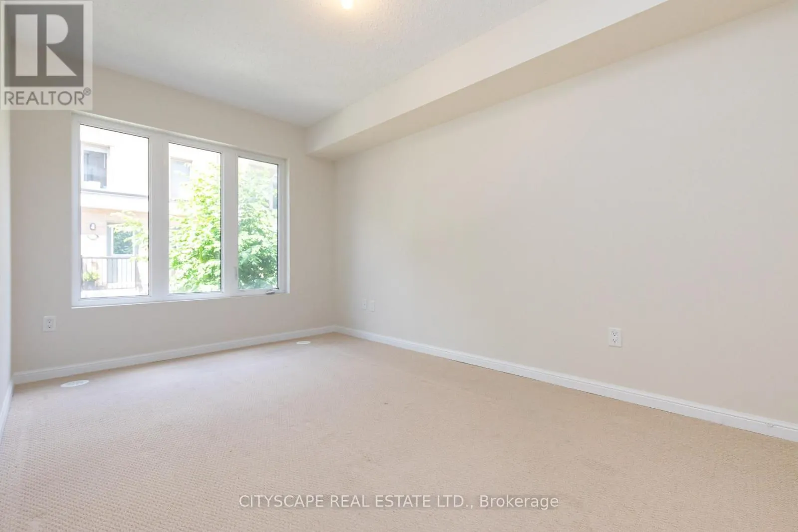 121 - 7 FOUNDRY AVENUE