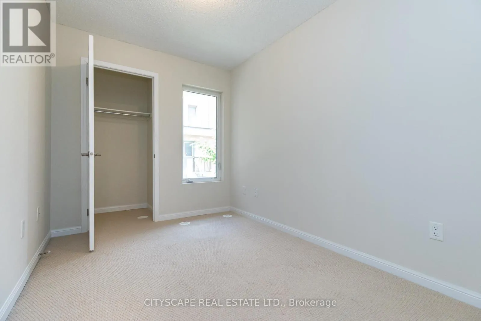 121 - 7 FOUNDRY AVENUE