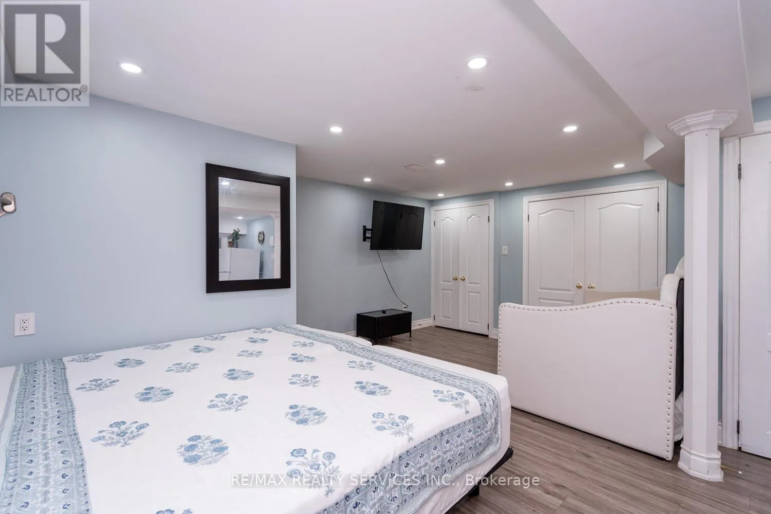 58 - 2825 GANANOQUE DRIVE