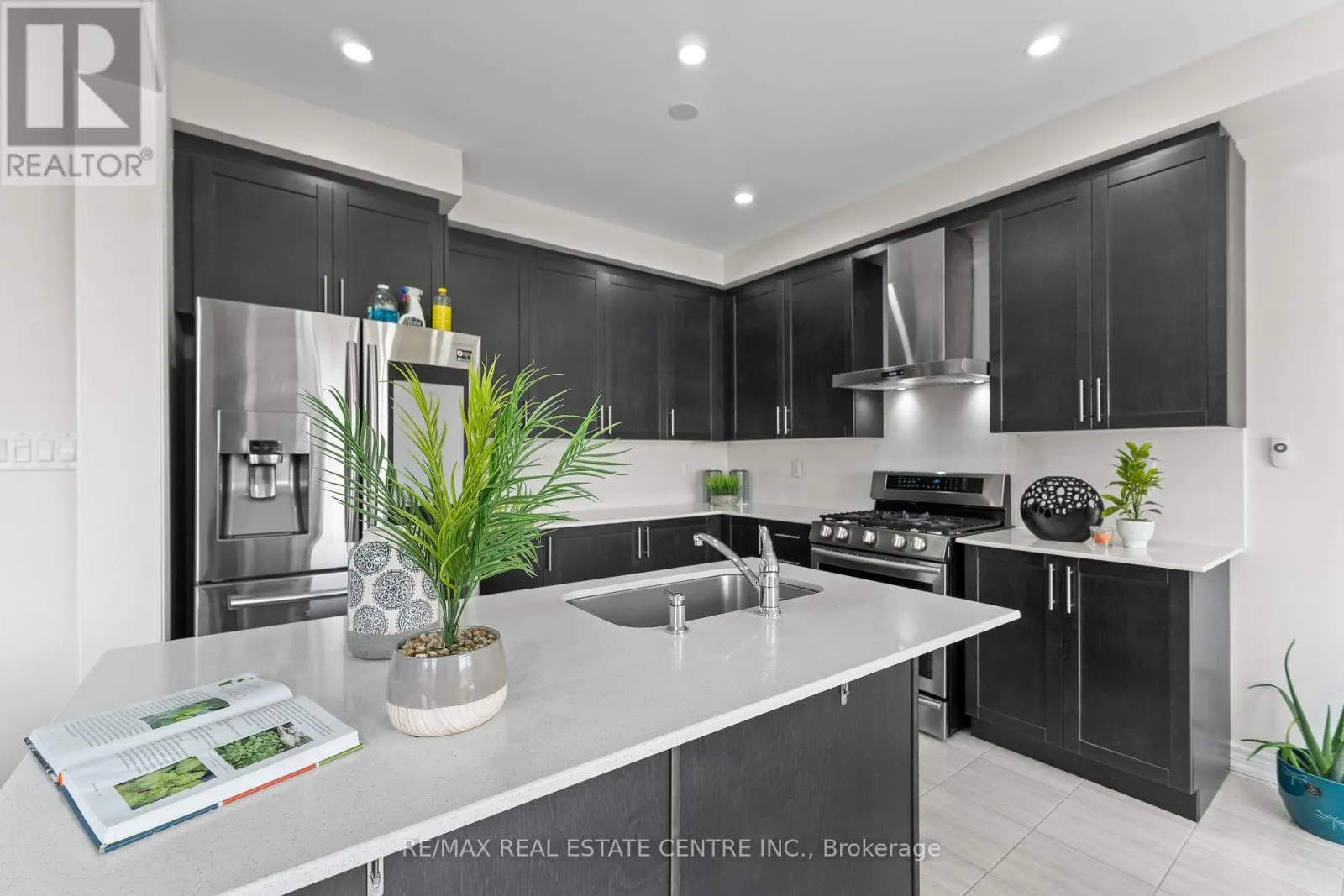 8 OCONNOR CRESCENT