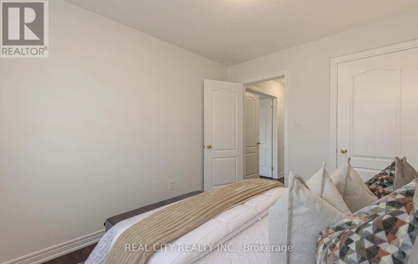 27 BELLHAVEN CRESCENT