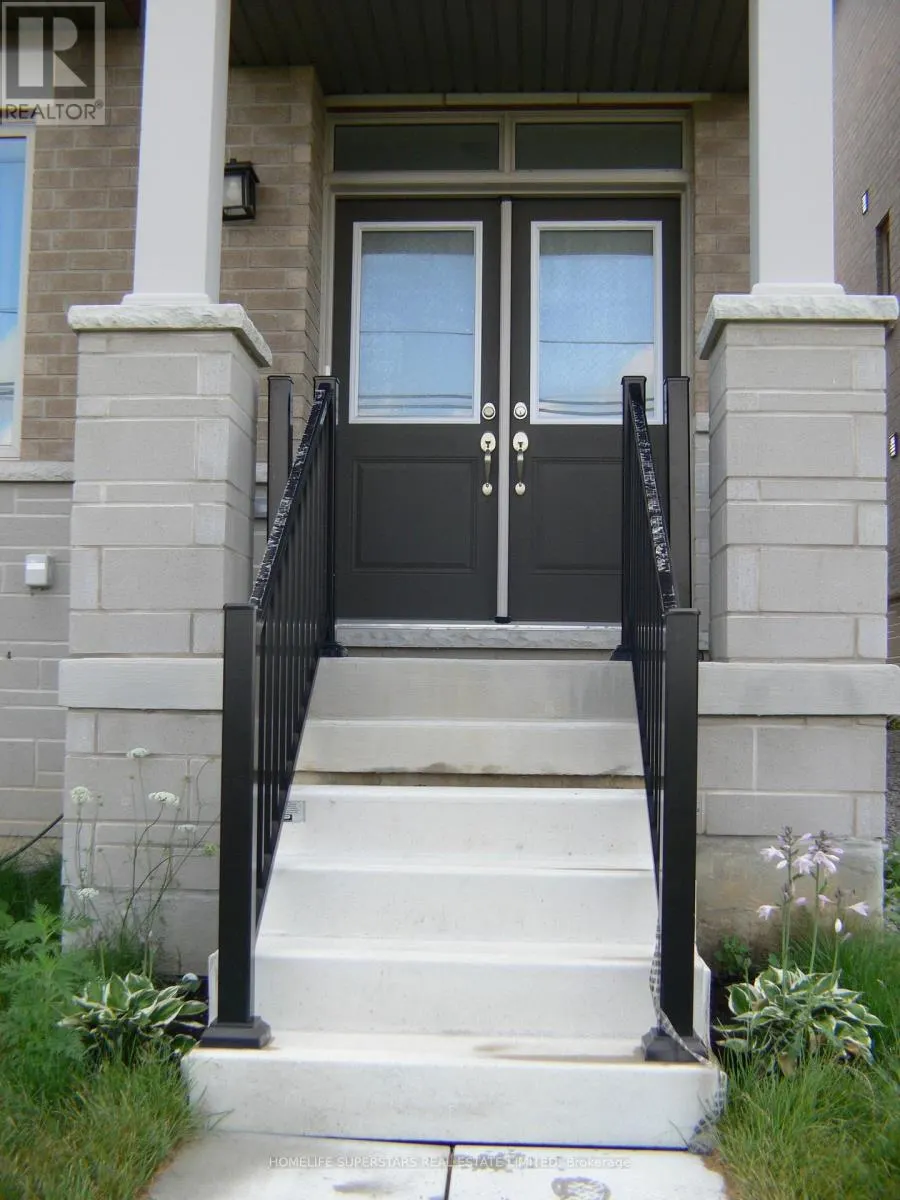 95 DONALD FICHT CRESCENT