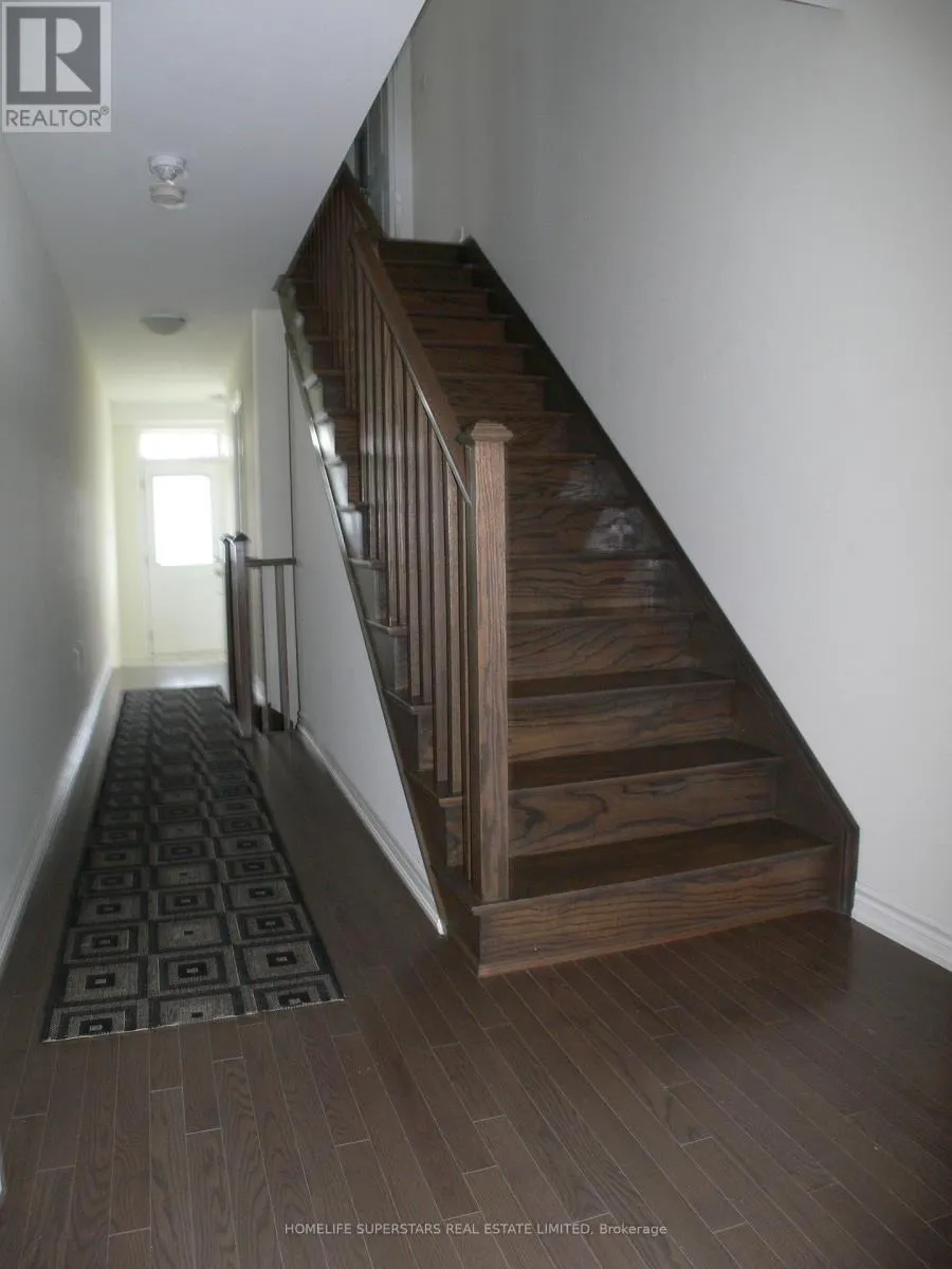 95 DONALD FICHT CRESCENT