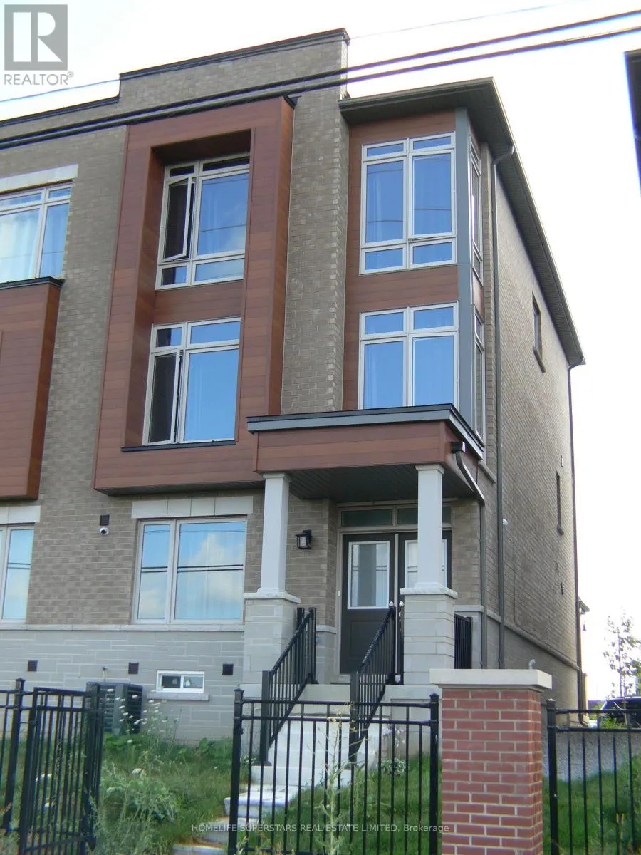 95 DONALD FICHT CRESCENT