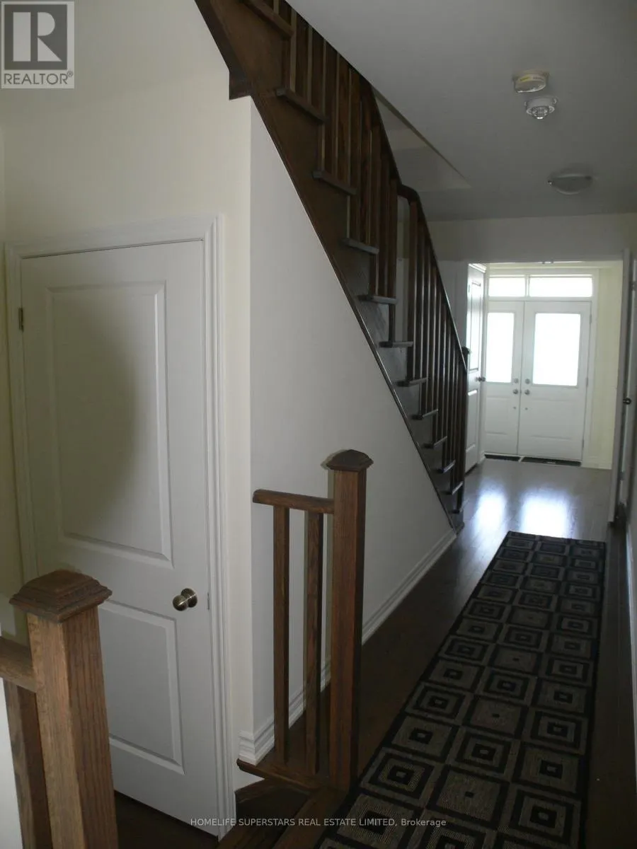 95 DONALD FICHT CRESCENT