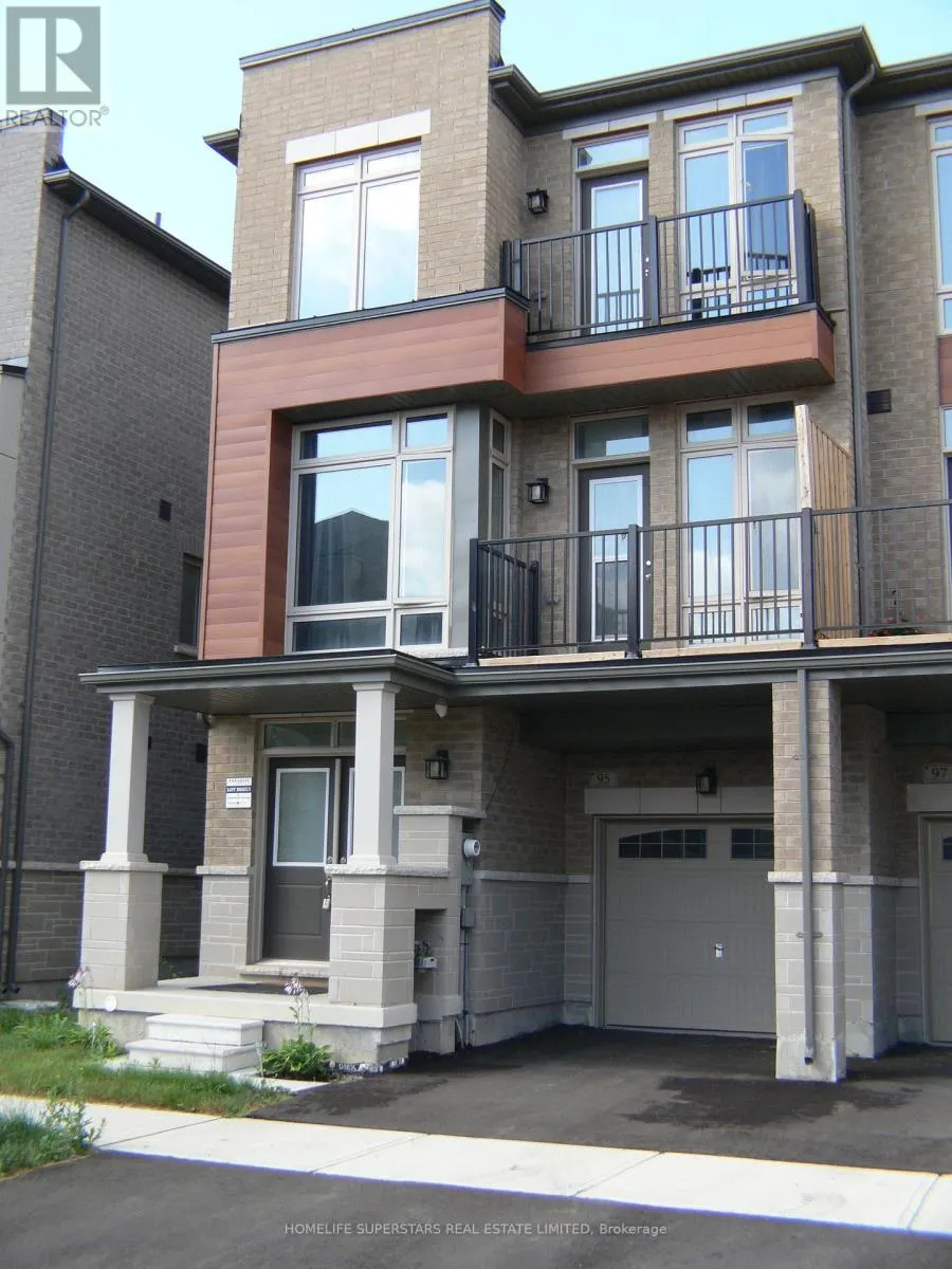 95 DONALD FICHT CRESCENT