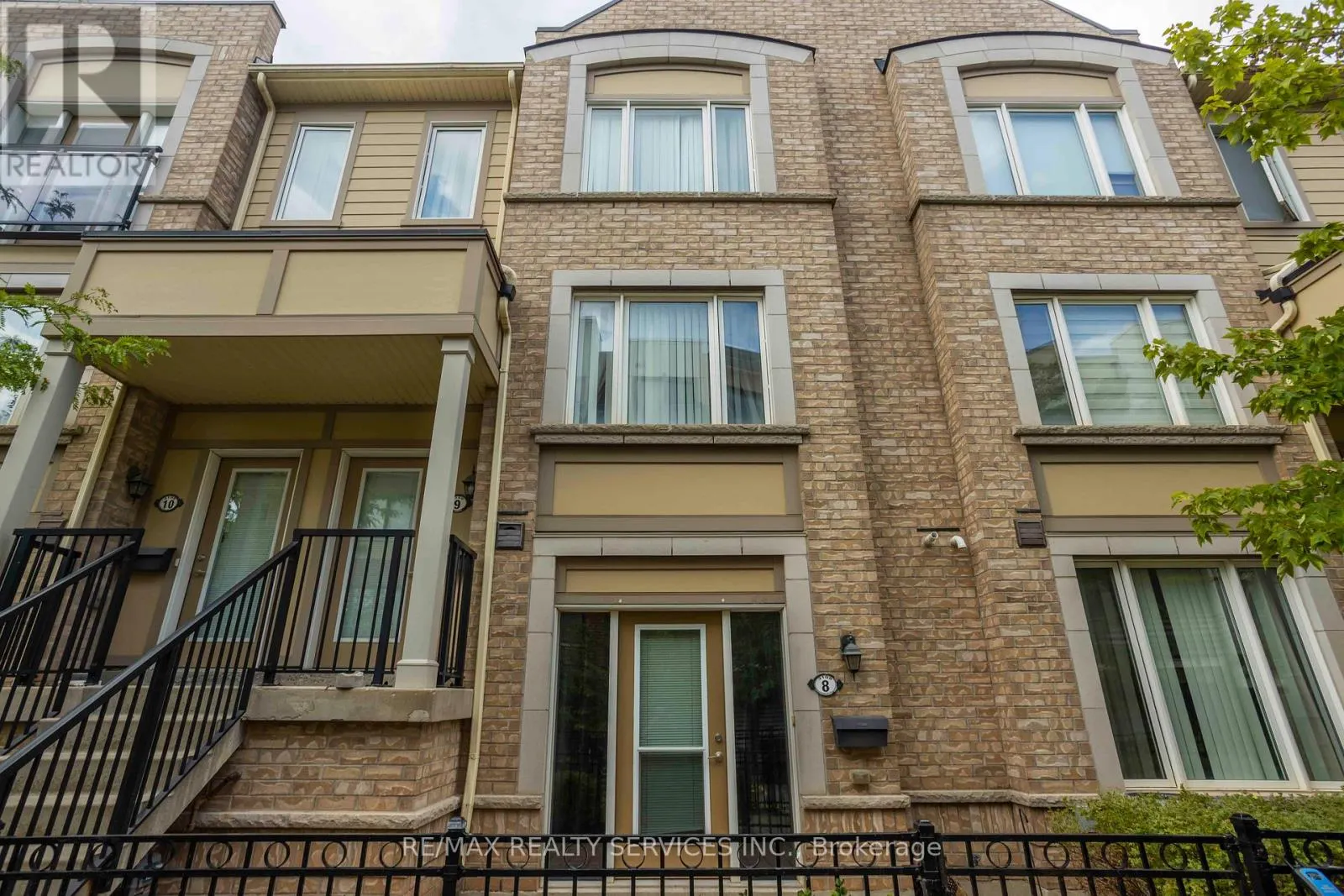 8 - 3100 BOXFORD CRESCENT
