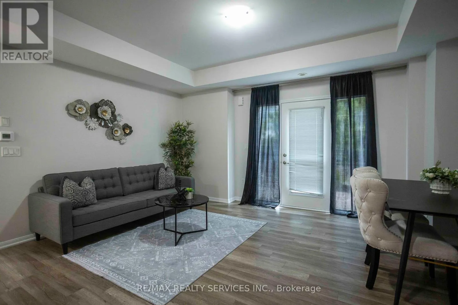 8 - 3100 BOXFORD CRESCENT