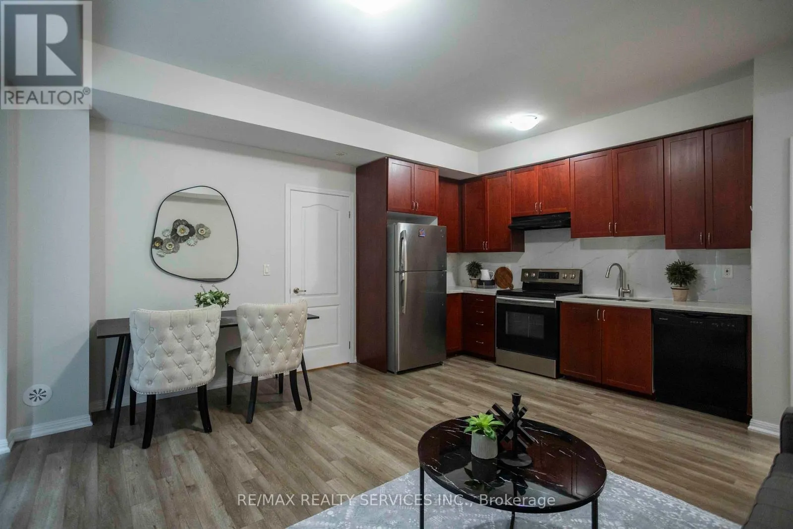 8 - 3100 BOXFORD CRESCENT