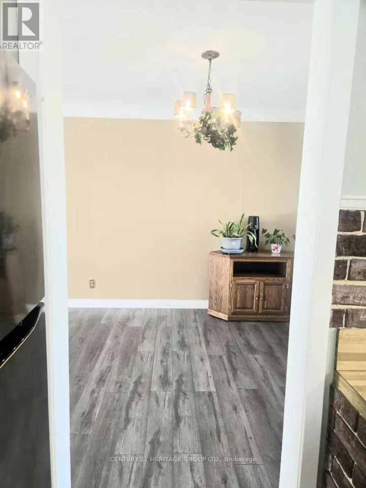 353 COSBURN CRESCENT
