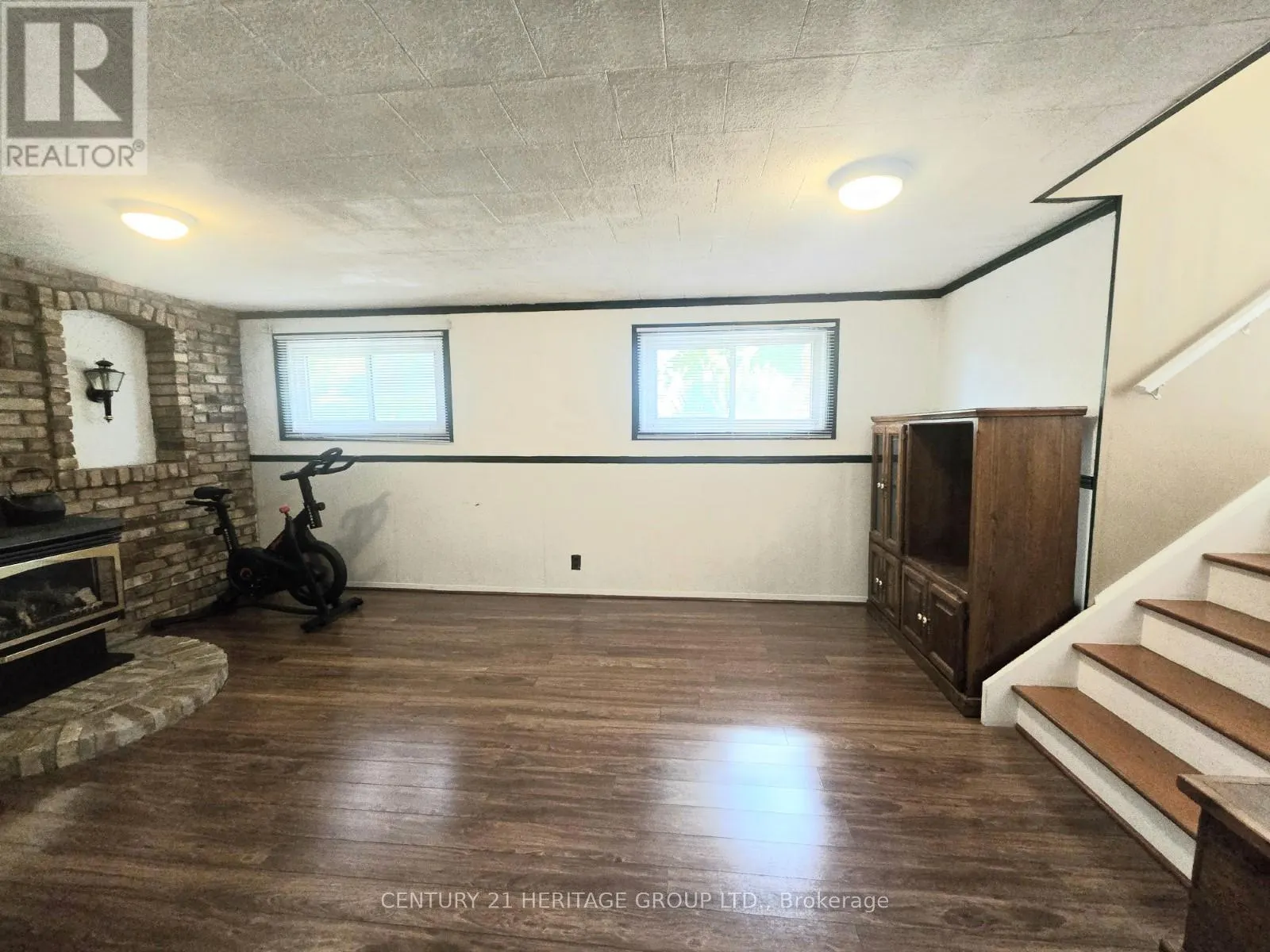 353 COSBURN CRESCENT