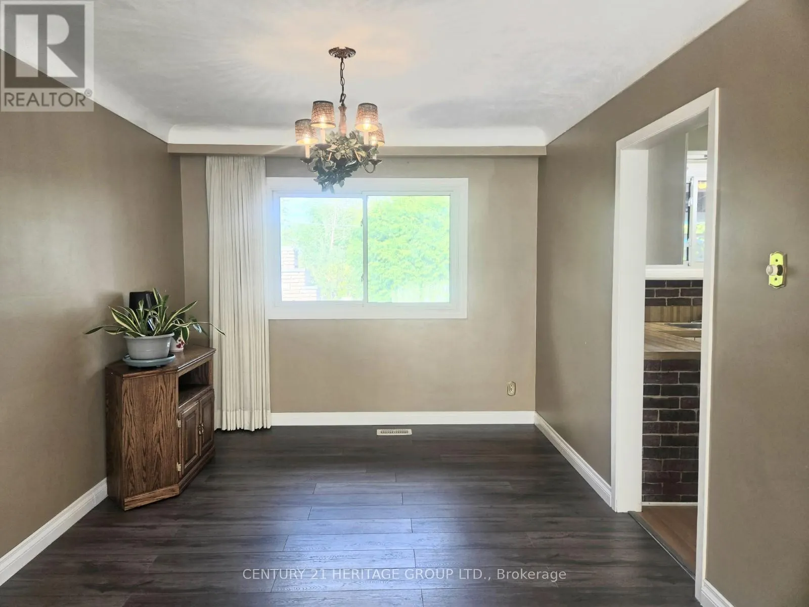 353 COSBURN CRESCENT