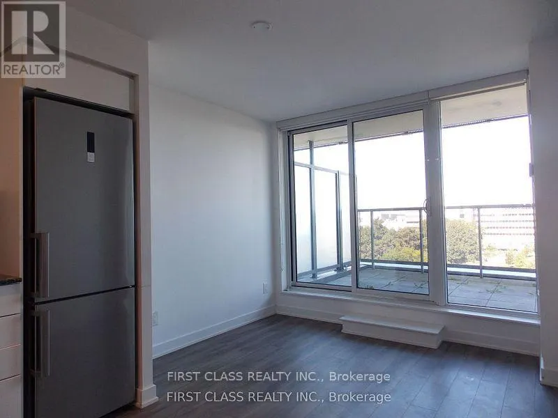 808 - 160 FLEMINGTON ROAD