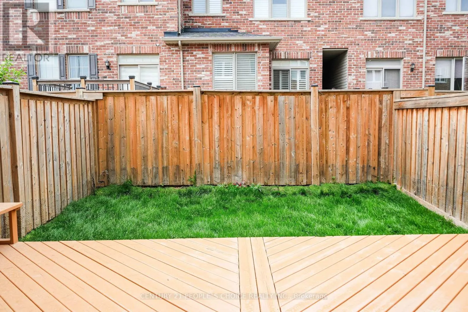 4 KEMPSFORD CRESCENT