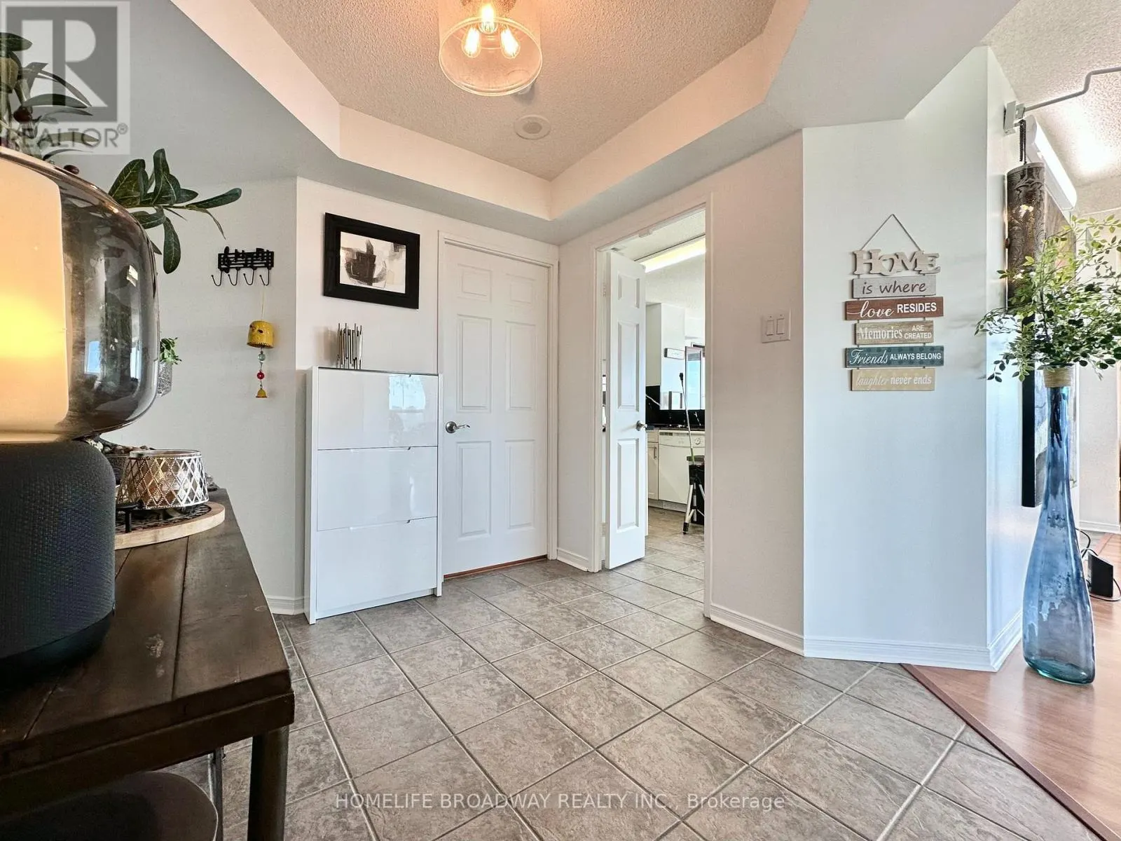 1709 - 2155 BURNHAMTHORPE ROAD W