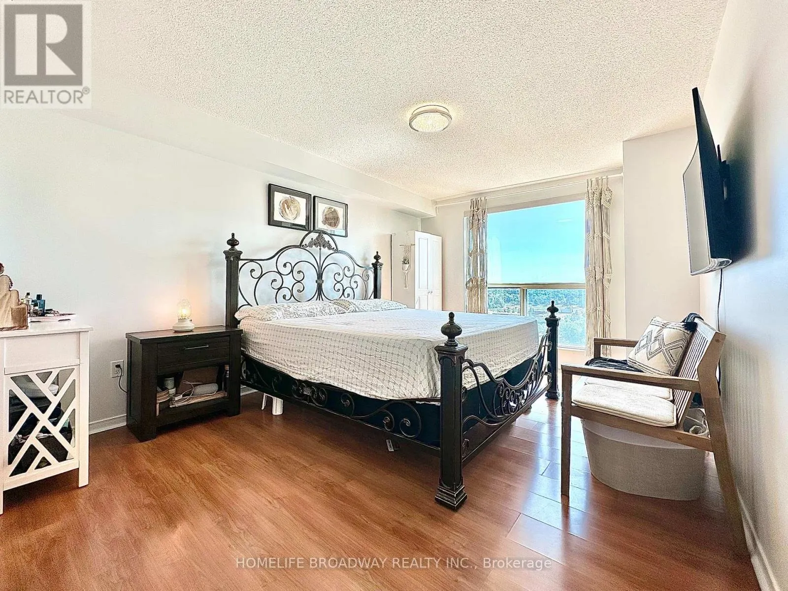 1709 - 2155 BURNHAMTHORPE ROAD W