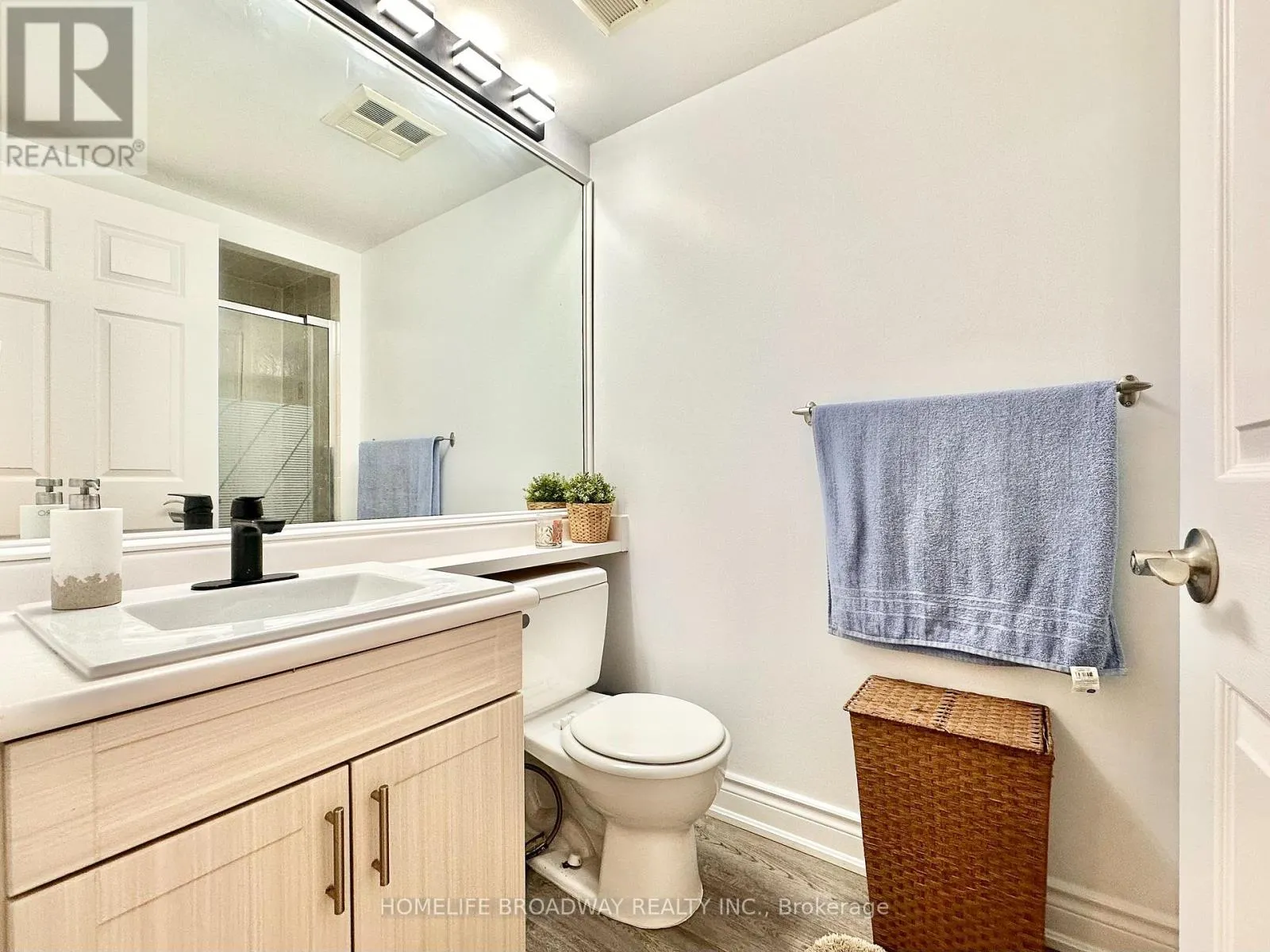 1709 - 2155 BURNHAMTHORPE ROAD W