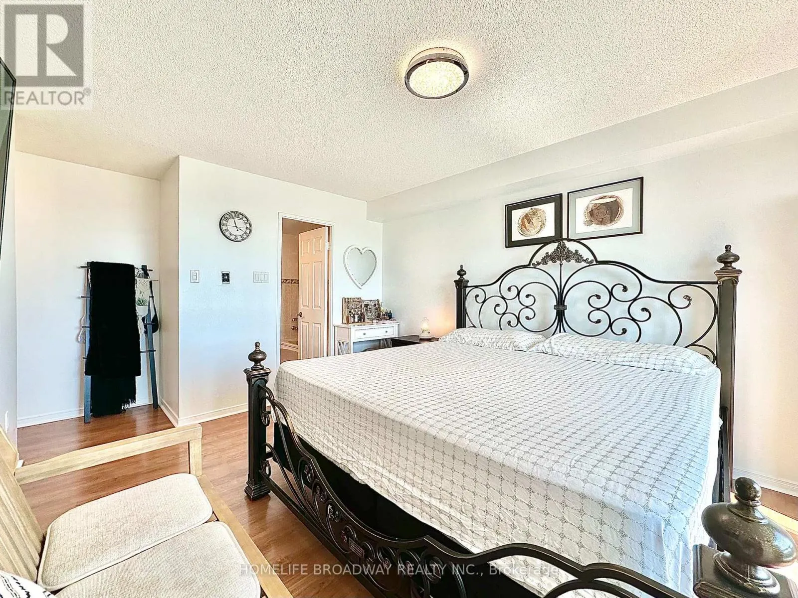 1709 - 2155 BURNHAMTHORPE ROAD W