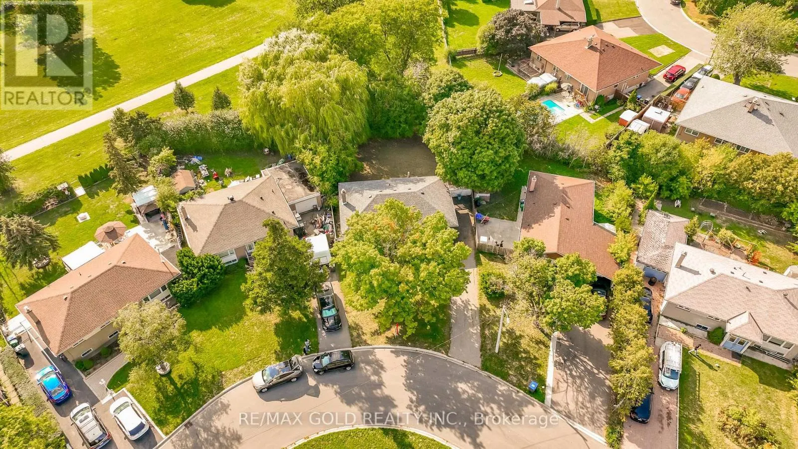 43 ALEXANDRIA CRESCENT