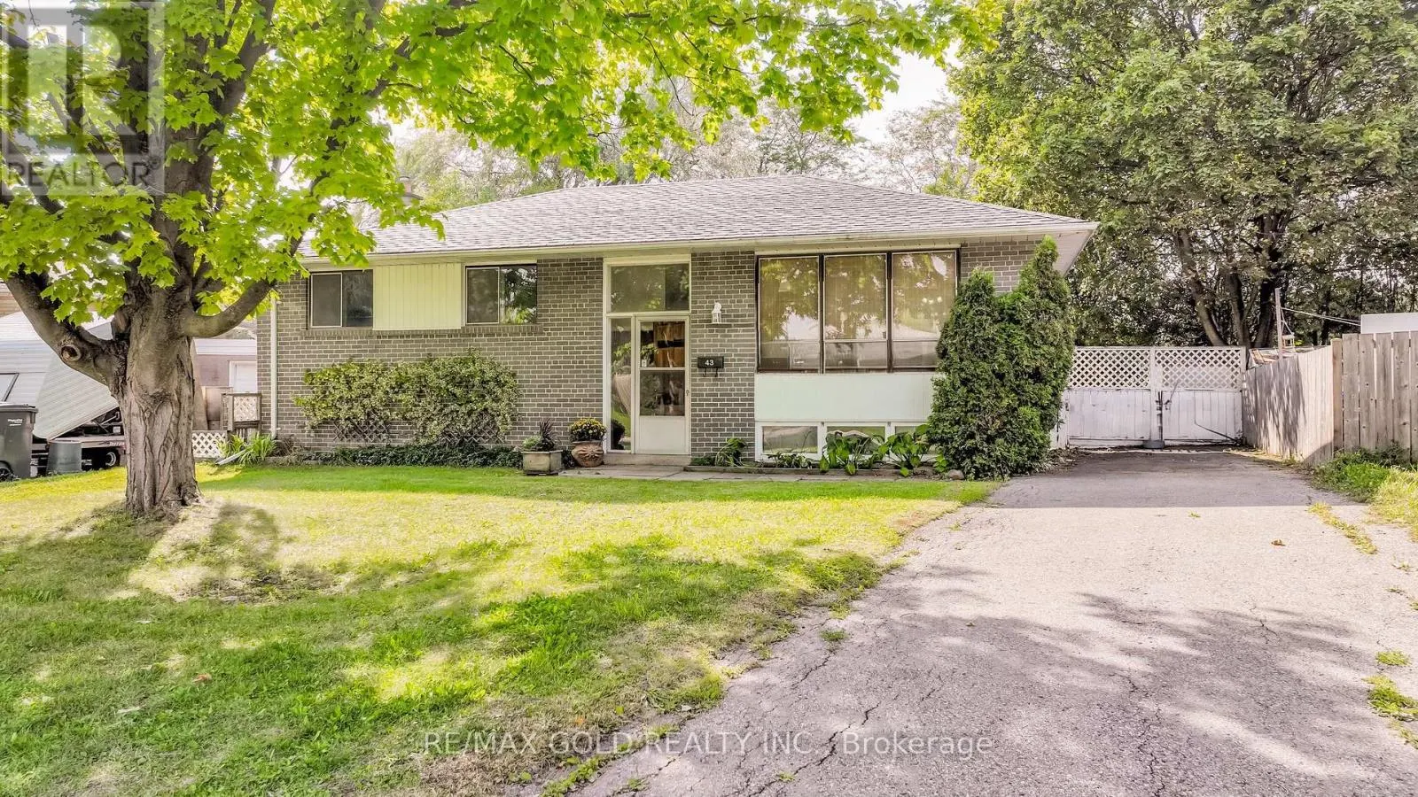 43 ALEXANDRIA CRESCENT