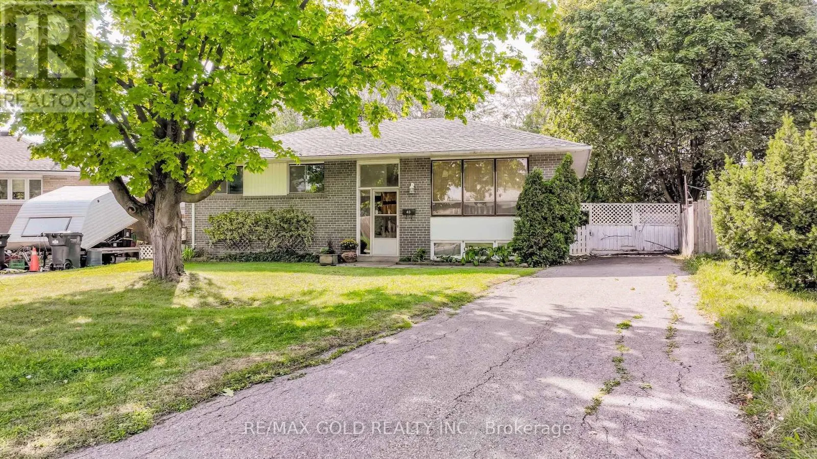 43 ALEXANDRIA CRESCENT