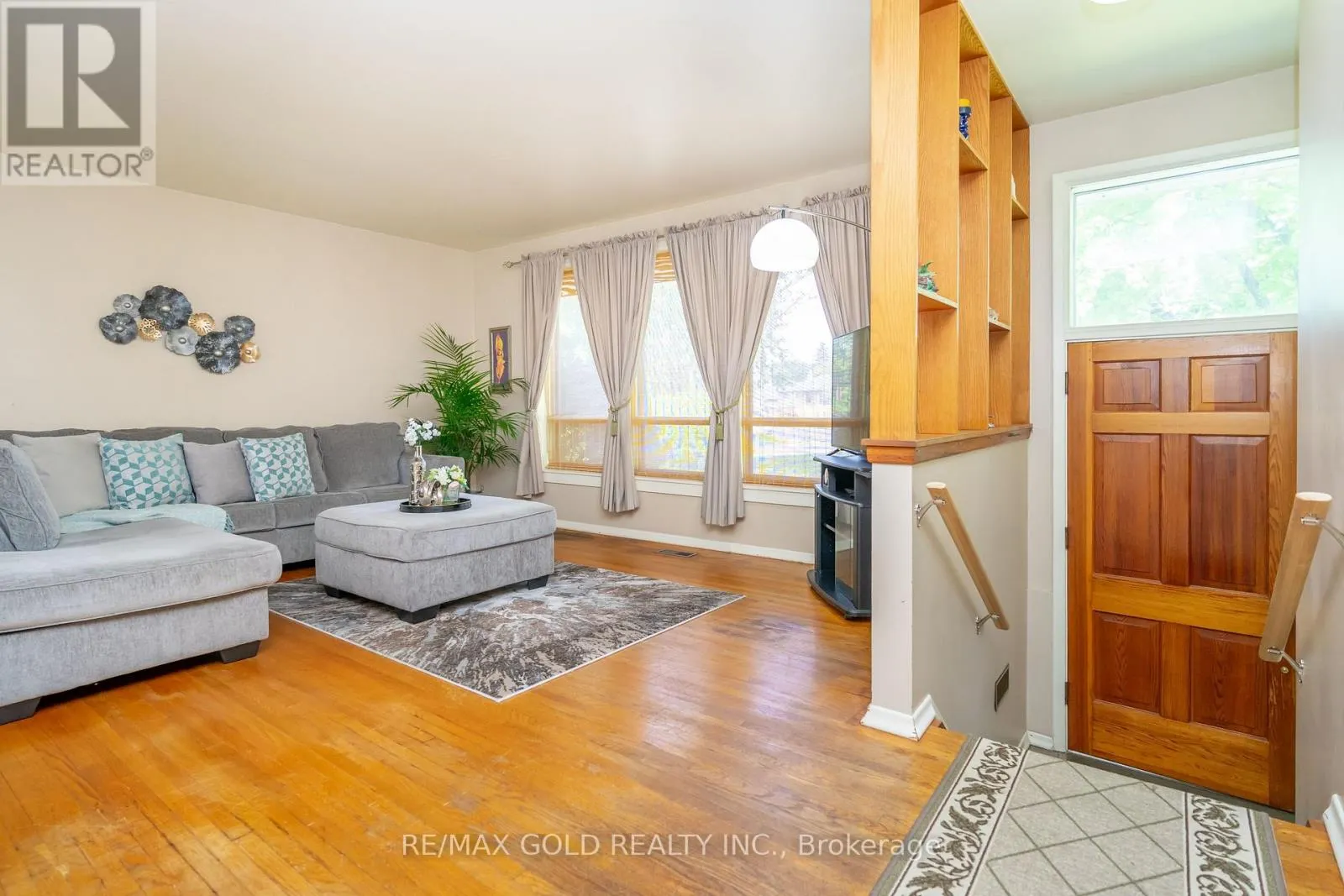 43 ALEXANDRIA CRESCENT