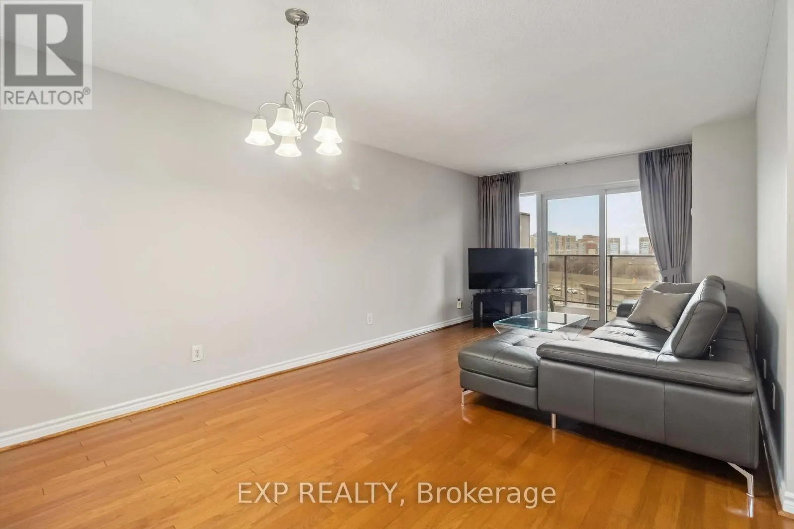616 - 25 KINGSBRIDGE GARDEN CIRCLE