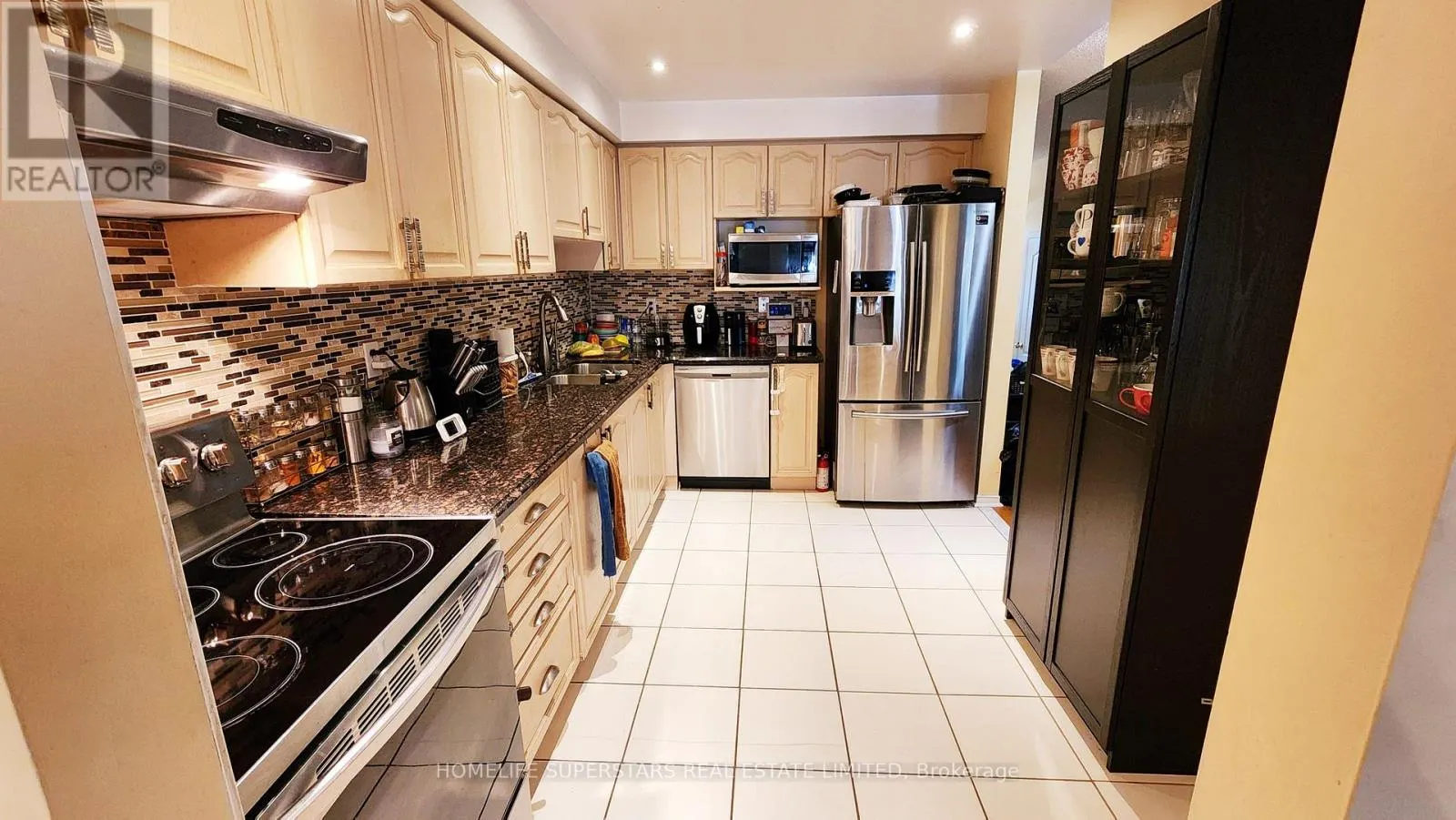 152 - 833 SCOLLARD COURT