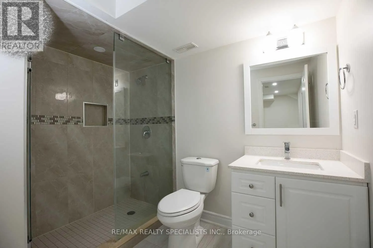 BASEMENT UNIT - 42 RISING HILL RIDGE