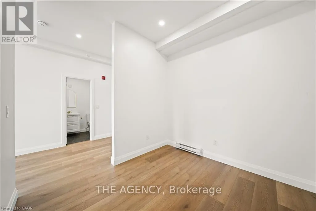 3 - 153 MAIN STREET E