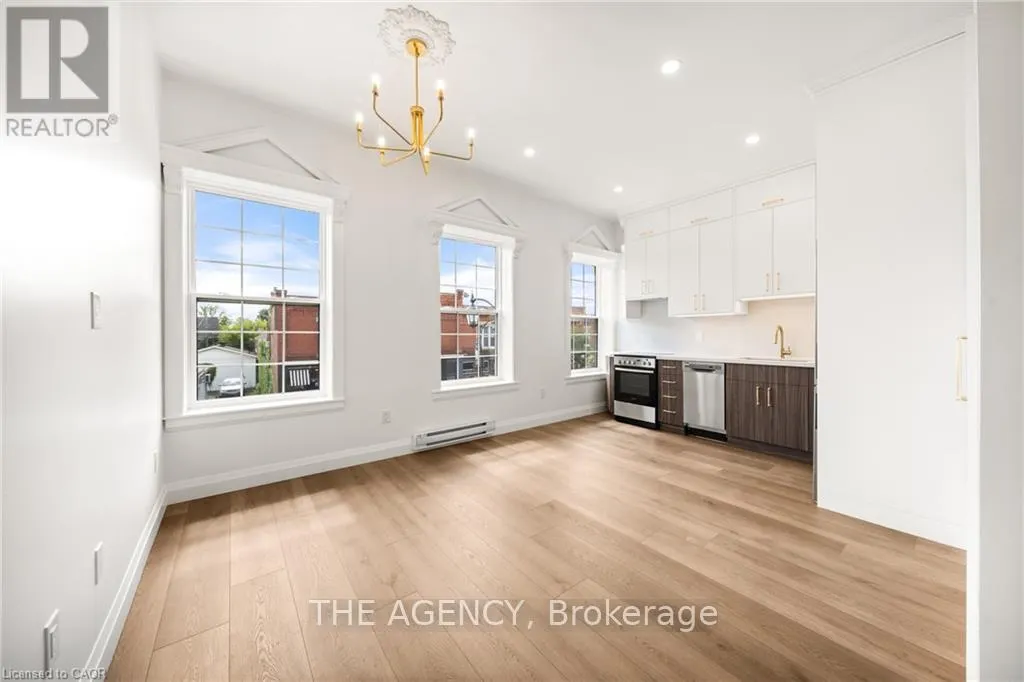 3 - 153 MAIN STREET E