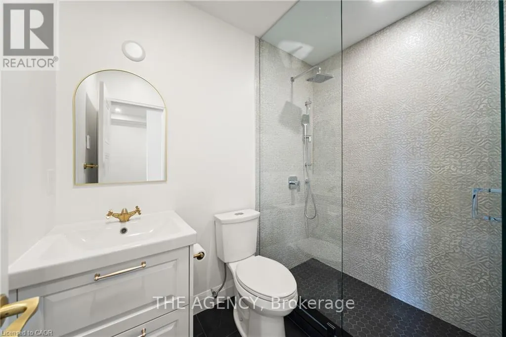 3 - 153 MAIN STREET E