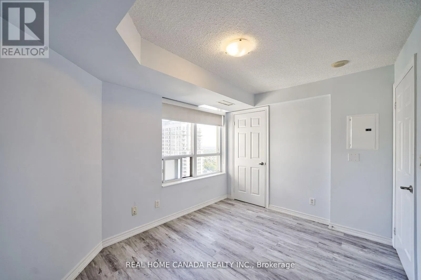 2811 - 310 BURNHAMTHORPE ROAD W