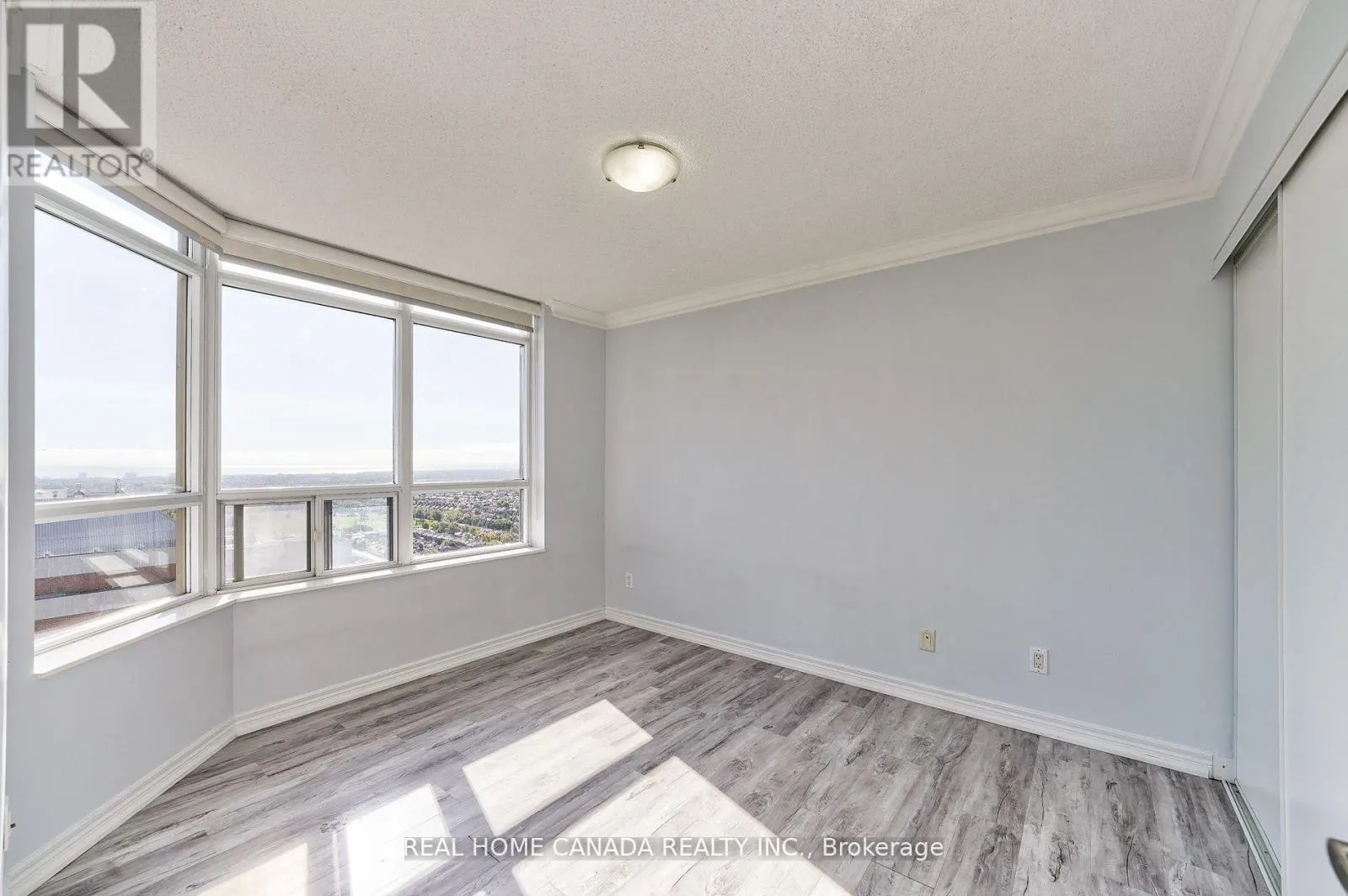 2811 - 310 BURNHAMTHORPE ROAD W