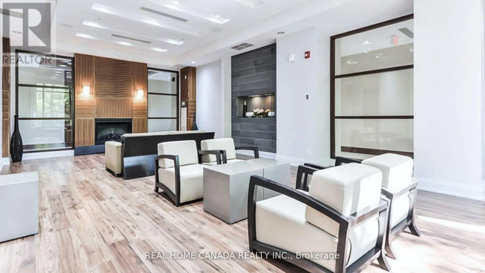 2811 - 310 BURNHAMTHORPE ROAD W