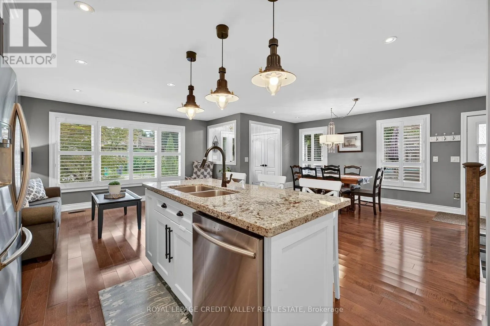 24 WILLIS DRIVE