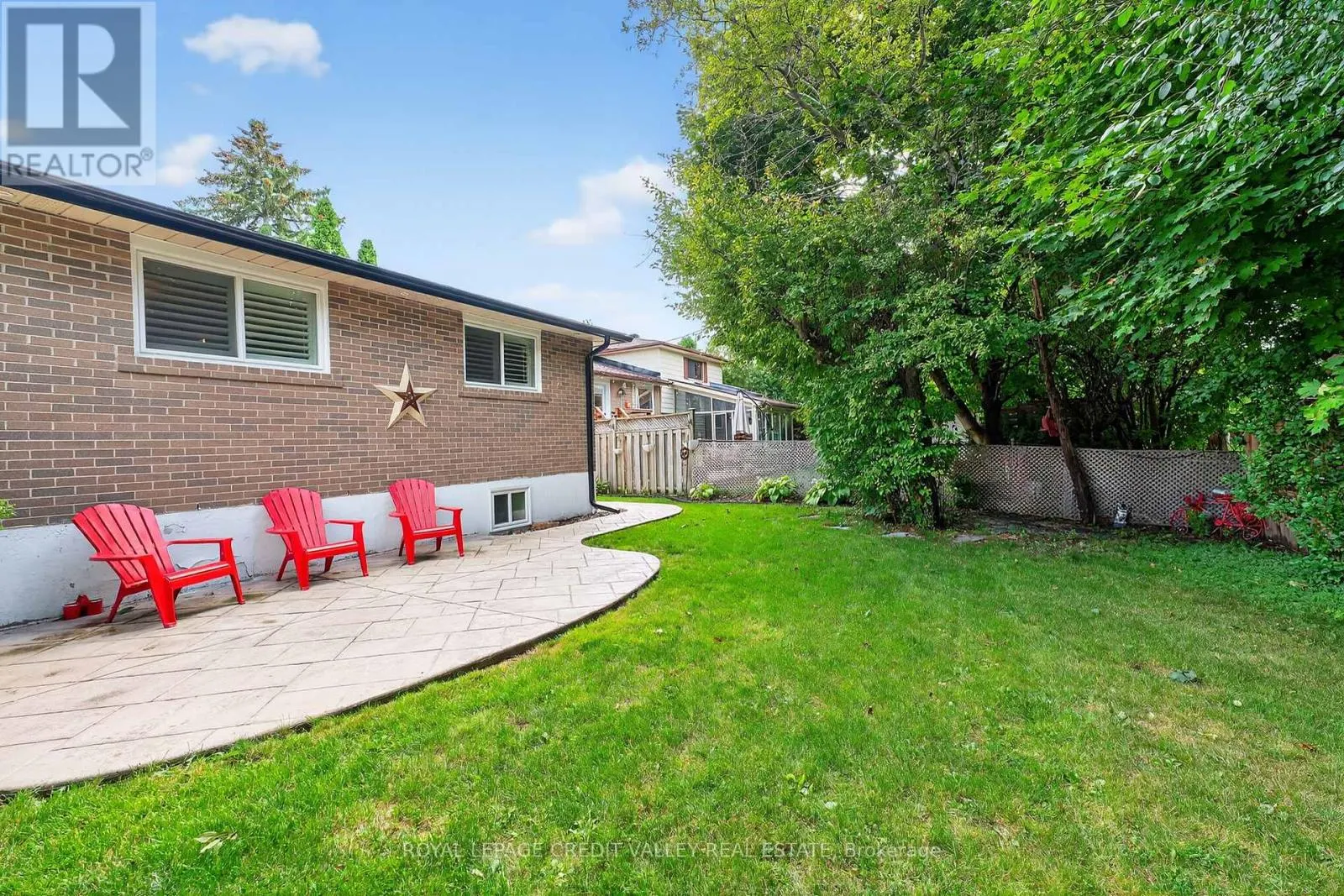 24 WILLIS DRIVE
