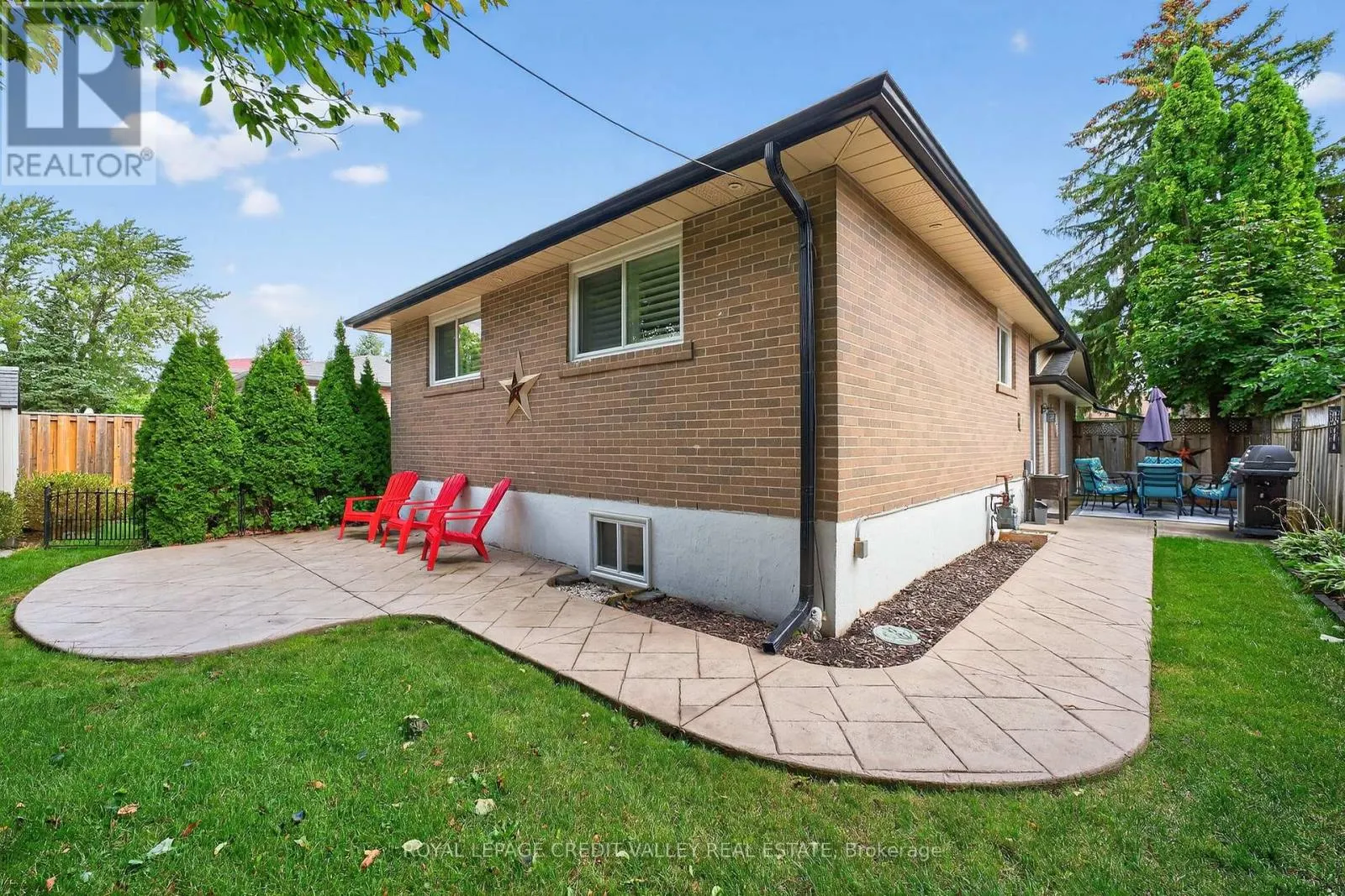 24 WILLIS DRIVE