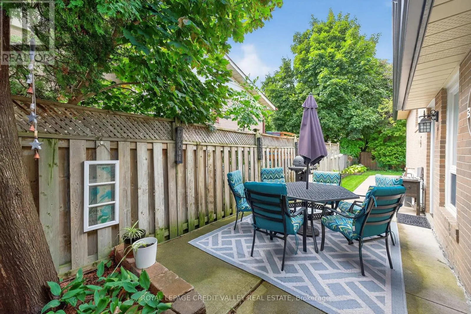 24 WILLIS DRIVE